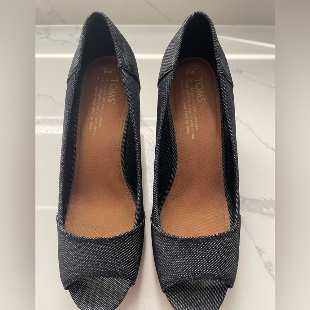 Tom’s Stella black denim